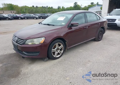 2013 Volkswagen Passat 2.5L S z USA, uszkodzony, nr VIN 1VWAP7A34DC065484